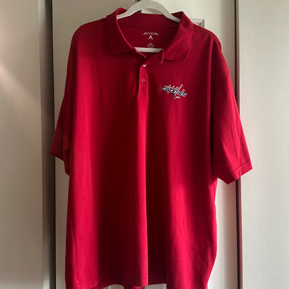 Gently worn. Men’s XXL Antigua polo shirt. Washington Captials.